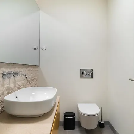 Whome A Rare Find In Lisbon's Prime Location!